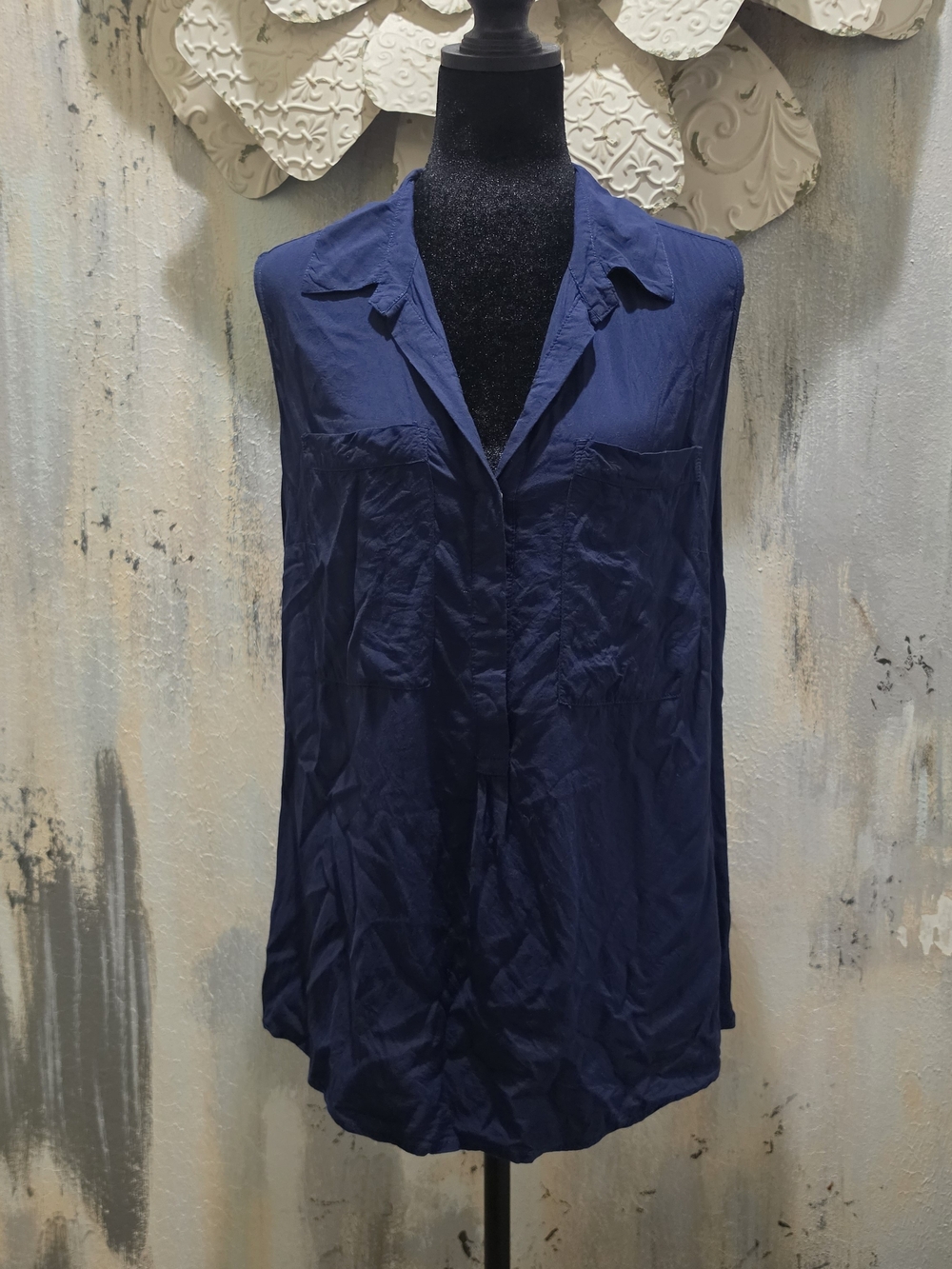 All-Star Converse Sleeveless Button-Down Shirt in Navy - Classic Collared Top